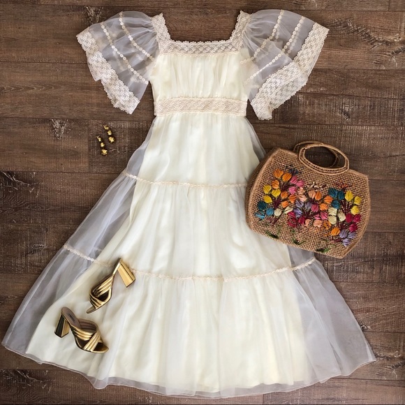 Vintage Dresses & Skirts - Insanely Amazing Wedding Dress